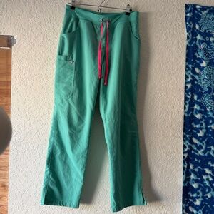 FIGS surgical green straight Kade  Pants with pink Drawstring medium scrub